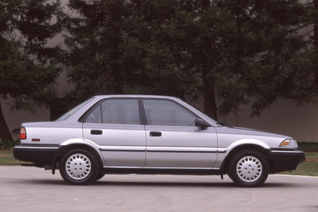 1990s Toyota Corolla Model Engin